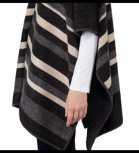 Load image into Gallery viewer, Ike Behar Womens Wrap With Sherpa One Size
