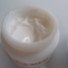 Load image into Gallery viewer, La Mer The Moisturizing Soft Cream 2 oz Open Box