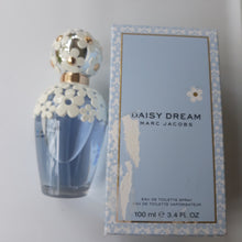 Load image into Gallery viewer, Marc Jacobs Daisy Dream Ladies Eau De Toilette, 3.4-fl Oz Damaged box
