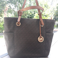 Load image into Gallery viewer, NewNoTag Michael Kors Jet Set Large Travel Shoulder Signature Tote