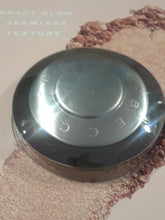 Load image into Gallery viewer, Becca Shimmering Skin Perfector Pressed Powder, Topaz 7g/0.25oz