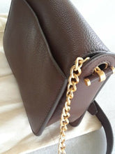 Load image into Gallery viewer, Tory Burch Chelsea Leather Cross Body Style 48731