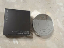 Load image into Gallery viewer, BECCA Hydra-Mist Set & Refresh Powder Full Size 0.35 oz/ 10 g