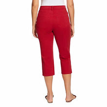 Load image into Gallery viewer, Gloria Vanderbilt Women's Amanda Capri Classic Rise Jean