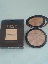 Load image into Gallery viewer, Guerlain Terracotta The Healthy Glow Powder 01 Light Warm 0.3oz