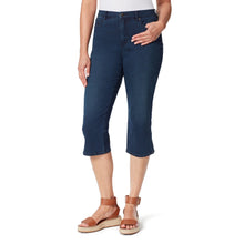 Load image into Gallery viewer, Gloria Vanderbilt Women's Amanda Capri Classic Rise Jean