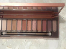 Load image into Gallery viewer, Urban Decay Naked Heat eye shadow palette