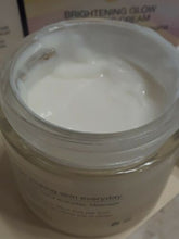 Load image into Gallery viewer, Sundari Brighter Younger Skin Bundle with Cosmetic Bag