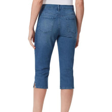 Load image into Gallery viewer, Gloria Vanderbilt Women's Amanda Capri Classic Rise Jean