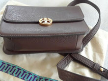 Load image into Gallery viewer, Tory Burch Chelsea Leather Cross Body Style 48731