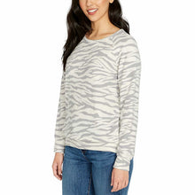 Load image into Gallery viewer, Buffalo Ladies’ Printed Cozy Top