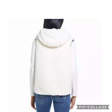 Load image into Gallery viewer, Weatherproof Vintage Ladies&#39; Comfy Vest
