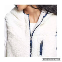 Load image into Gallery viewer, Weatherproof Vintage Ladies&#39; Comfy Vest
