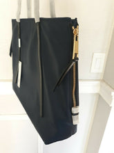 Load image into Gallery viewer, NWT Marc Jacobs Zip That Tote in Midnight Blue Free Shipping
