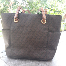 Load image into Gallery viewer, NewNoTag Michael Kors Jet Set Large Travel Shoulder Signature Tote
