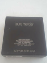 Load image into Gallery viewer, Laura Mercier Smooth Finish Foundation Powder 0.3 oz SPF 20
