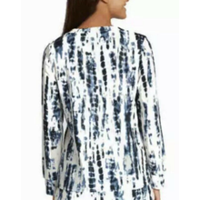 Load image into Gallery viewer, Ellen Tracy Women&#39;s V-Neck top
