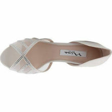 Load image into Gallery viewer, Nina Corita Pumps Ivory 6.5M
