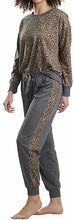 Load image into Gallery viewer, Splendid Ladies&#39; Jogger and Crew Neck Set

