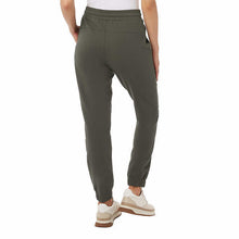 Load image into Gallery viewer, 32 Degrees Cool Women&#39;s Soft Stretch Twill Jogger.
