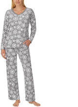 Load image into Gallery viewer, Nautica Women&#39;s 2 Piece Fleece Pajama Sleepwear Set
