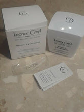 Load image into Gallery viewer, Leonor Greyl Masque Nourishing Mask 6.7 Ounce
