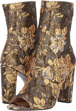 Load image into Gallery viewer, Jessica Simpson Women&#39;s Elara Fashion Boot Size 5.5M
