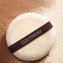 Load image into Gallery viewer, Laura Mercier Translucent Pressed Setting Powder Medium/Deep 0.3oz
