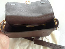 Load image into Gallery viewer, Tory Burch Chelsea Leather Cross Body Style 48731
