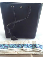 Load image into Gallery viewer, Tory Burch Robinson North South Leather Tote Bag Black
