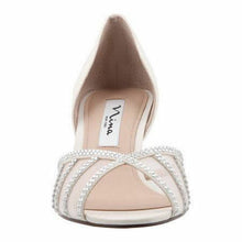 Load image into Gallery viewer, Nina Corita womens Pumps Ivory 7.5M
