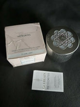 Load image into Gallery viewer, Guerlain Meteorites Light Revealing Pearls of Powder 02 Clair 25 g / 0.88 oz
