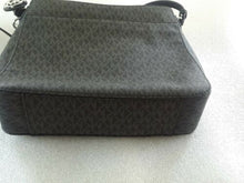 Load image into Gallery viewer, Michael Kors Jet Set Travel Large Messenger Black, Black, One Size

