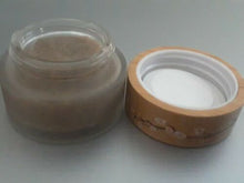 Load image into Gallery viewer, Noyah Food Grade Lip Scrub Peppermint and Vanilla 0.5 oz New in box
