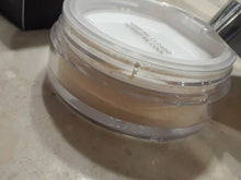 Load image into Gallery viewer, BECCA Hydra-Mist Set &amp; Refresh Powder Full Size 0.35 oz/ 10 g
