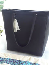 Load image into Gallery viewer, Tory Burch Robinson North South Leather Tote Bag Black

