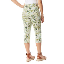 Load image into Gallery viewer, Gloria Vanderbilt Women S Amanda High Rise Capri Pants
