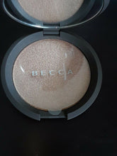 Load image into Gallery viewer, Becca Pressed Shimmering Skin Perfector - Chocolate Geode 0.25oz
