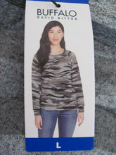 Load image into Gallery viewer, Buffalo Ladies’ Printed Cozy Top
