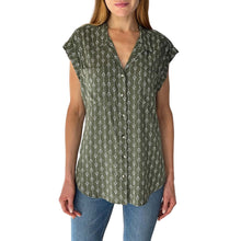 Load image into Gallery viewer, JACHS Girlfriend Womens Button Front Blouse
