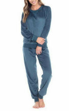 Load image into Gallery viewer, Honeydew Ladies&#39; Fleece 2 PC Pajama Set
