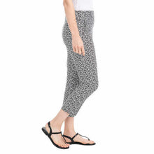Load image into Gallery viewer, Hilary Radley Women&#39;s Pull-on Capri Comfort Fit Stretch Pants
